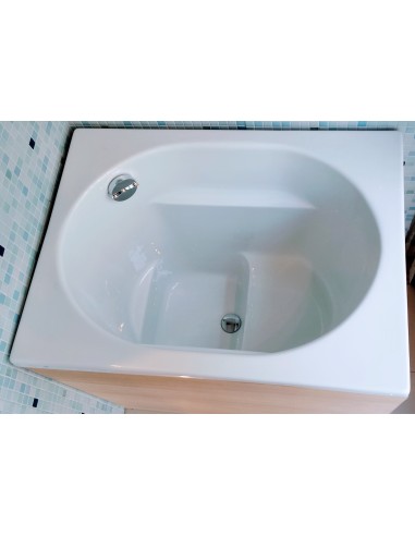 Baignoire compacte « à la Japonaise » Baignoire compacte « à la Japonaise »