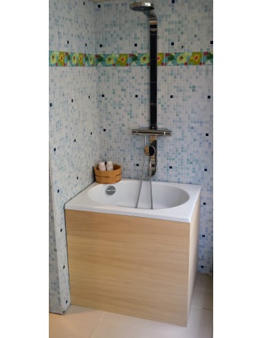 Baignoire compacte « à la Japonaise » Baignoire compacte « à la Japonaise »